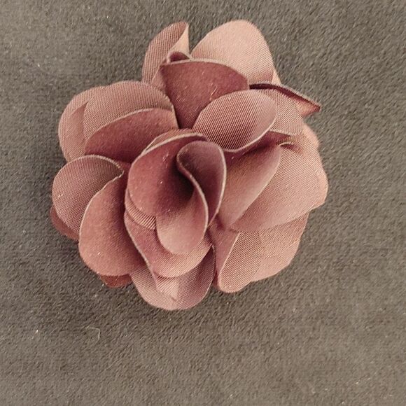MEN'S LARGE SOLID LAPEL FLOWER. - Picture 1 of 2